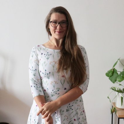 šaty půlkolo rukáv bílá louka 2 (23)
