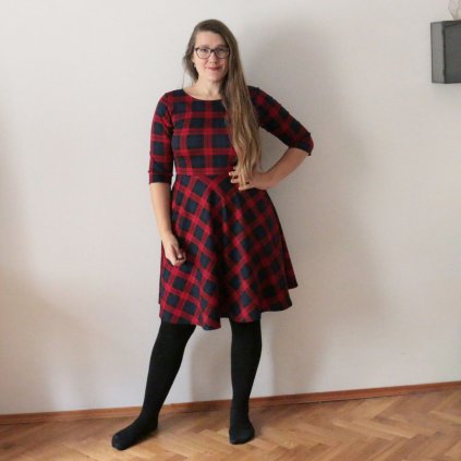 šaty půlkolo rukáv punto di roma kostka (3)