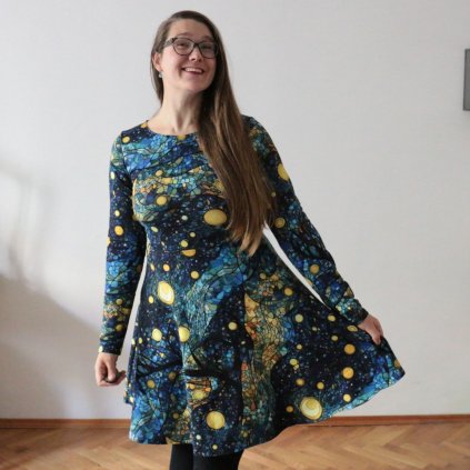 šaty půlkolo rukáv hvězdná obloha (52)