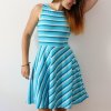 Půlkolové šaty proužky / tyrkys (Barva Tyrkysová, Velikost M)