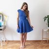 Půlkolové šaty jednobarevné / král.modrá / kr. rukáv (Barva Modrá, Velikost XL)