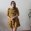 šaty půlkolo rukáv lezení hořčice (2)