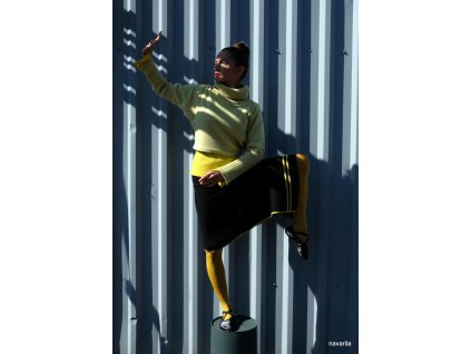 Navarila LONA sukne s asymetrickym cipem a prouzky 1