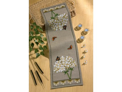 PER68-2336 Ubrus s hortenzií a motýlky (33x105cm)