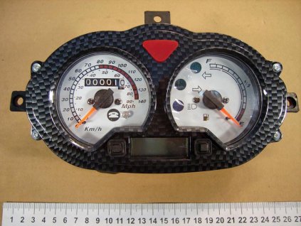 05 - panel přístrojů