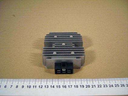 17 - regulátor napětí