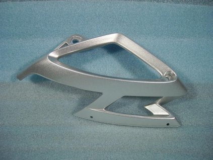 06 - kryt světlometu vnější P. (stříbrná)