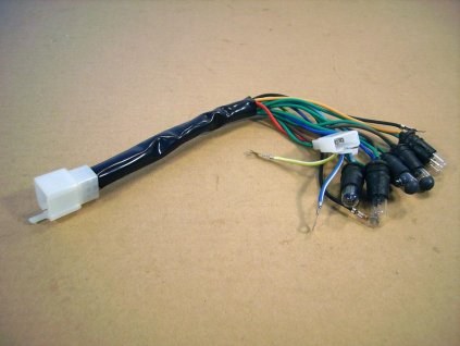 32 - kabel panelu přístojů