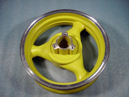 14 - disk kola zadní (žlutá)