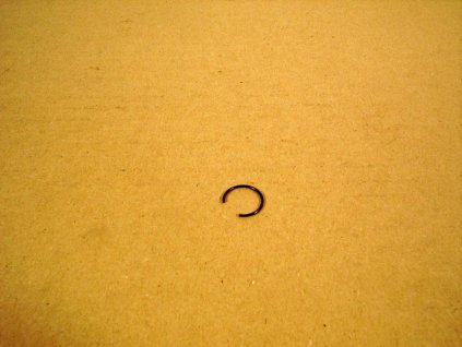 08 - pojistka pístního čepu