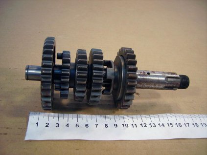 11 - hřídel sekundární sestava