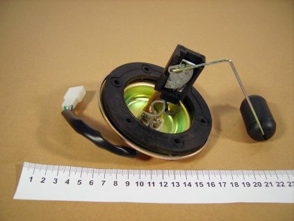 19 - plovák nádrže pliva