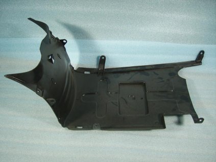 06 - kryt motoru spodní