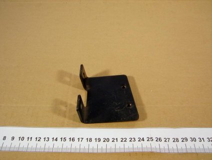 05 - držák ovál.krytu L.