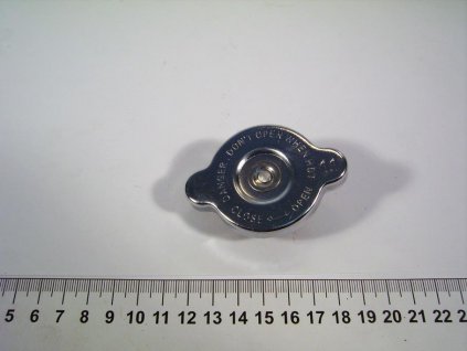 22 - uzávěr hrdla nádrže vody