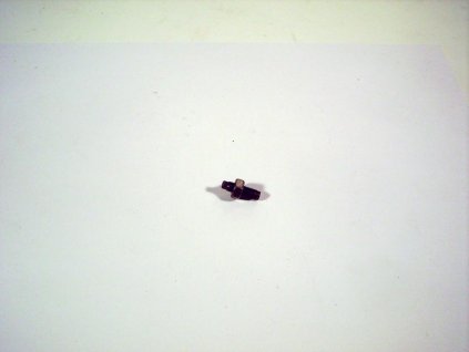 02 - šroub seřizovací vahadla