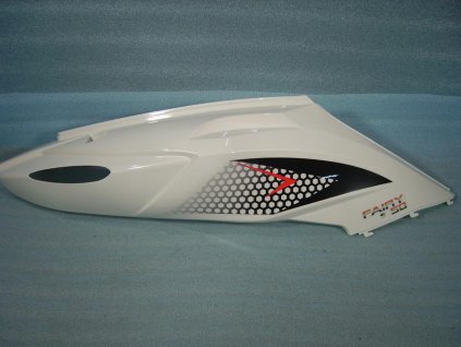 353 - kryt podsedlový P. (bílá met.)