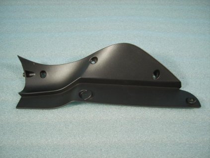 17 - kryt kapoty boční L.