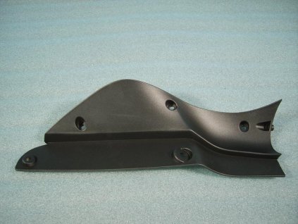 18 - kryt kapoty boční P.