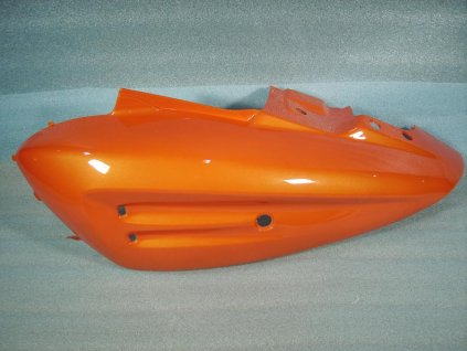 19 - kryt podsedlový L. (oranžová met.)