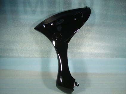 02 - kryt kapoty boční L. (černá)