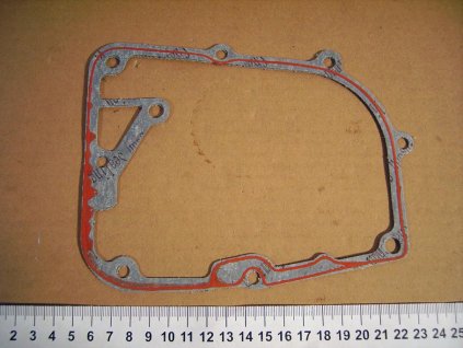 03 - těsnění krytu motoru P.