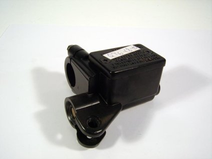 10 - brzdová pumpa přední