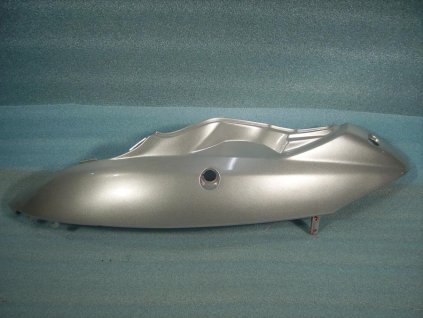 01 - kryt podsedlový L. (stříbrná)