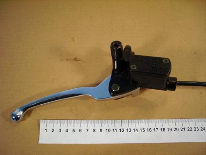 18-1 - brzdová pumpa přední