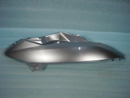 02 - kryt podsedlový P. (stříbrná met.)