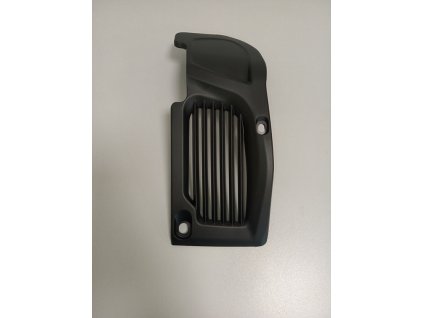 12 - kryt chladiče L.