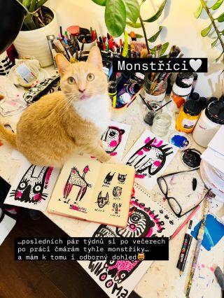 Monstříci🖤 …chtěla jsem si naskicovat nějaké nové motivy pro textilní tvorbu - něco co bych mohla malovat na mikiny nebo...