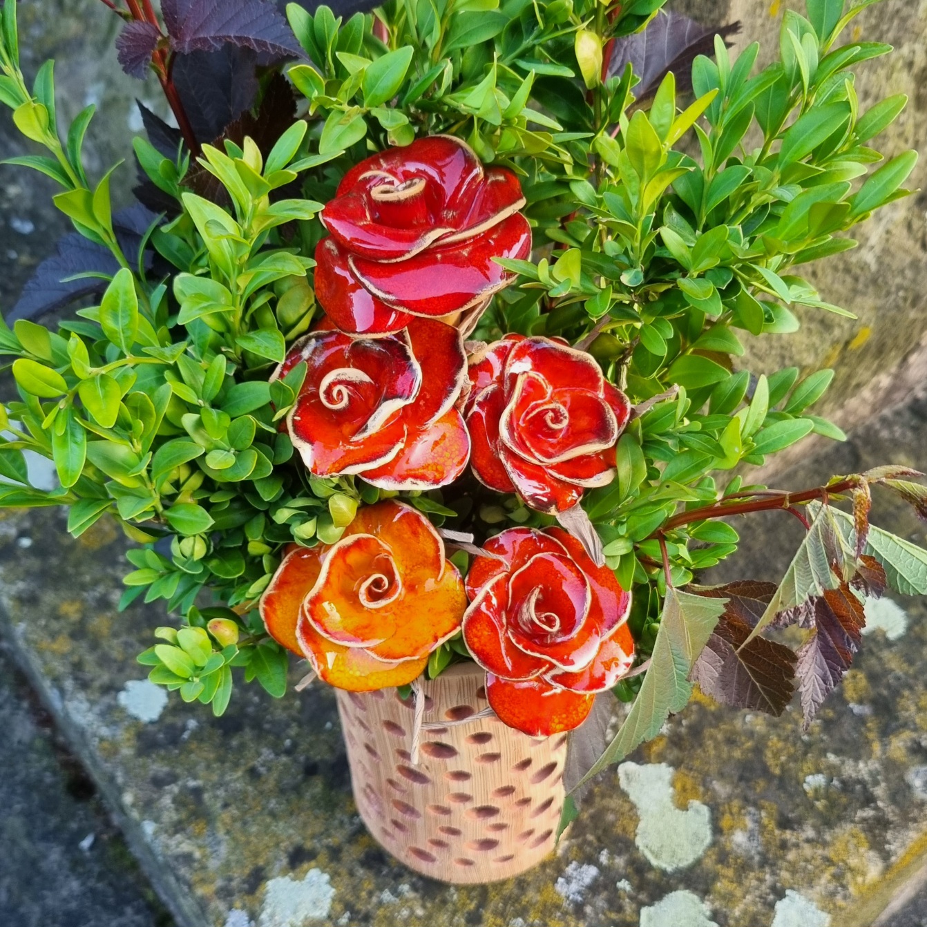 Jakou dekoraci zvolit k pokojové květině?