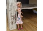 Krátké šaty pro panenku Barbie
