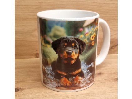 Hrnek - rotvajler (rottweiler) - štěně ve vodě