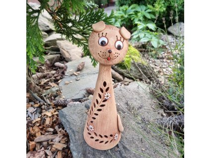 Keramický pes s větvičkou a květem terakota - dekorace do zahrady - 30 cm