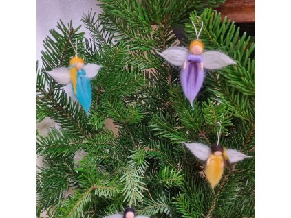 Andělka z ovčího rouna hand made - 10 cm mix barev