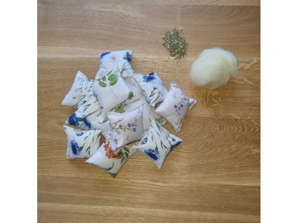 Polštářek pro kočky se šantou kočičí – přírodní, voňavý a ručně šitý 8x8 cm