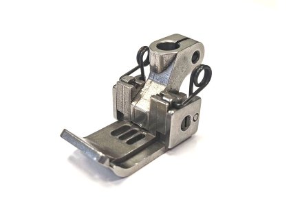 Patka pro 3-jehlové krycí stroje Jack, Bruce, Siruba, Juki, Pegagsus, rozpich 5,6mm