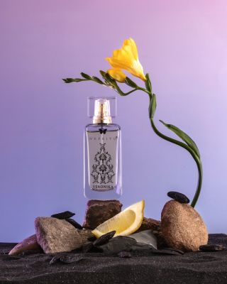 Přejeme Všem Veronikám, všechno nejlepší svátku. Parfém Veronika, stejně jako kolegyně, po které je pojmenovaný, v sobě...