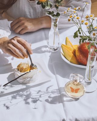 Šťavnaté mango, krémová vanilka, jemný jasmín a hřejivé santalové dřevo… ✨ Klára je vůně skoro k nakousnutí. Sladká,...