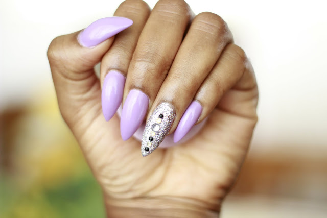 Gelové nehty s vůní levandule
