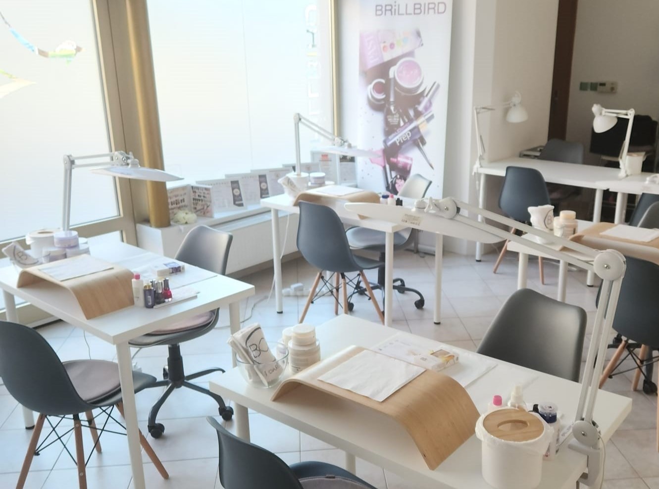 Jak kurz na nehty probíhá