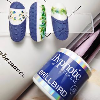 Musím přiznat, že jsem v dělání vzorečků děsná vostuda 😁 Jakože ty nový barvičky tam čekaj, smějou se na mě, ale já teda...