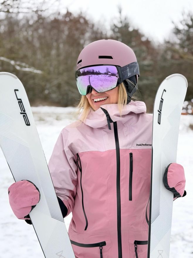 Užijte si jarní lyžovačku ⛷️ s novými brýlemi za super cenu. Všechny modely teď na webu za 1990,- s dopravou zdarma 😉....