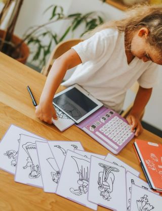 Děti je milují, my je milujeme a vy jste si je také zamilovali… Tablety, u kterých můžete využít šablony na malování –...