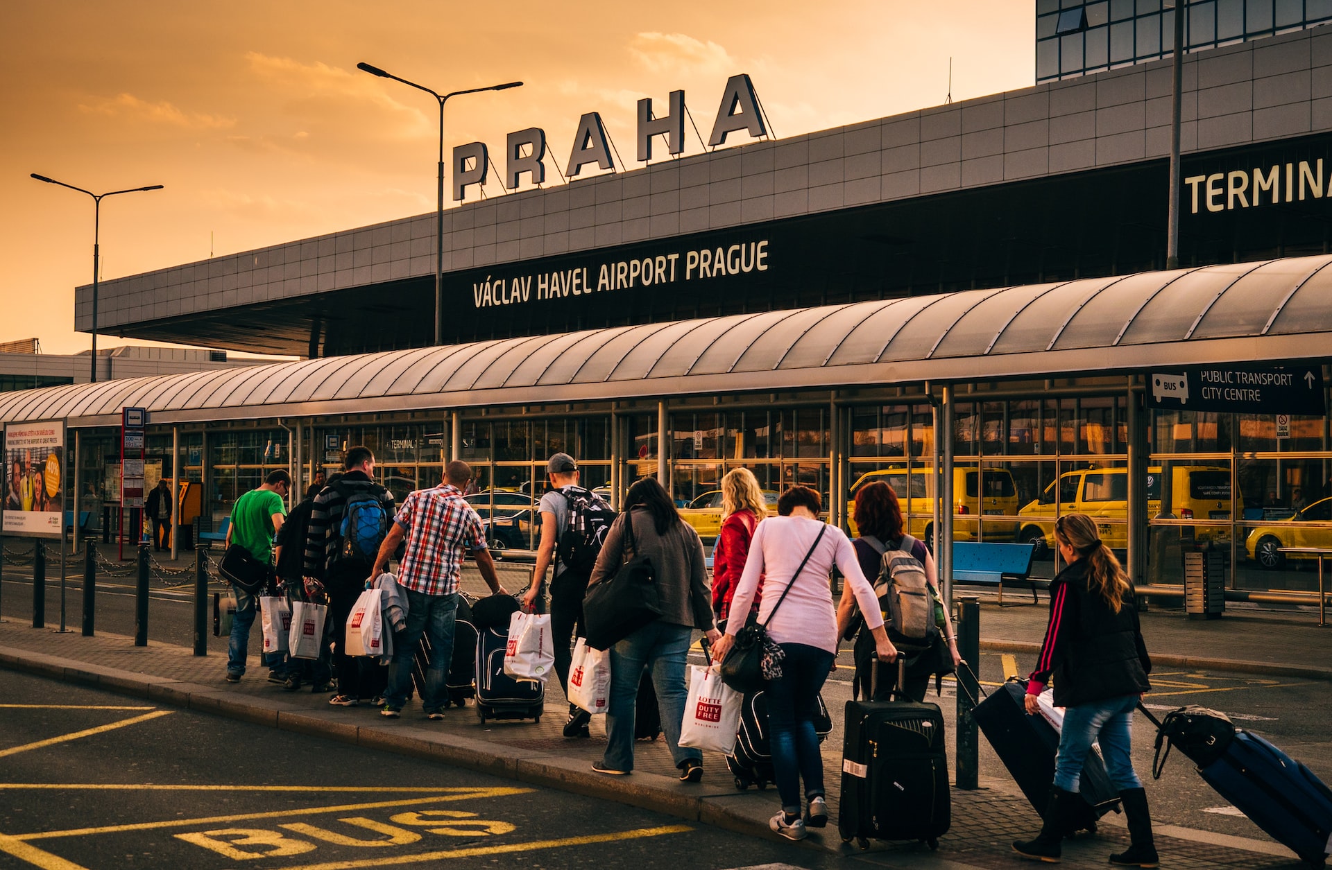 Na dovolenou rychle a pohodlně: Podívejte se na seznam letišť v ČR a okolí
