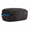 163678 6 thule crossover 2 toaletni taska cerna