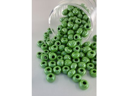 Rokajl Preciosa 2/0 - hráškově zelená - perleť - 1 g