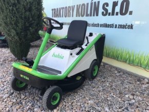 zahradní traktor rider etesia bahia zeleno-bílé barvy u plachty traktory kolín